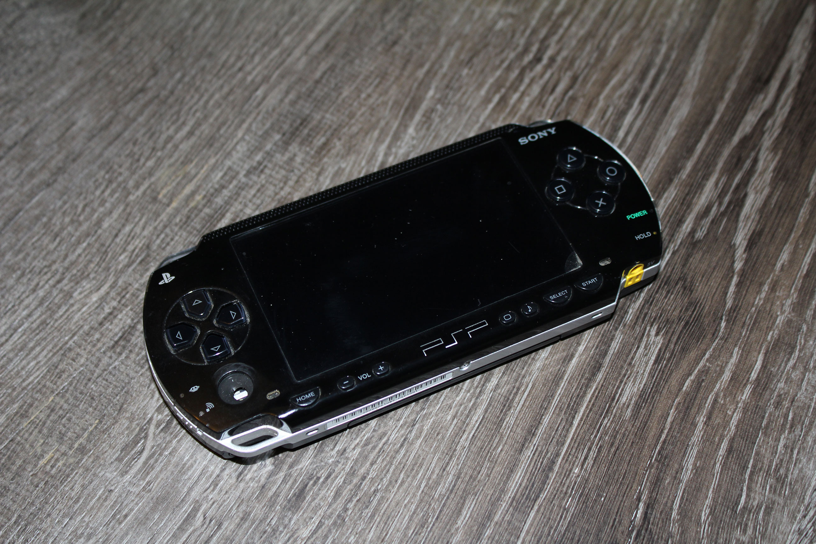 Psp 3001 не включается